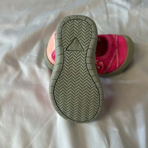 OshKosh B'Gosh -  pink Mary Janes - Kids size 5 - Picture 6 of 7